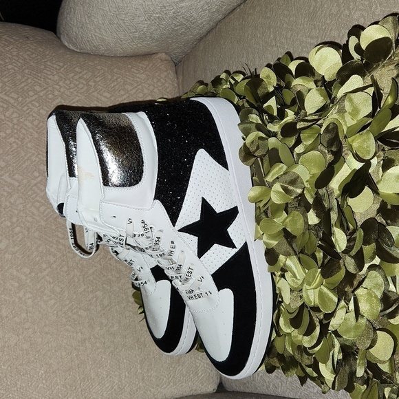 NWOB Vintage Havana White Leather w/Black Suede Trim High Tops  & Star-Size 11﻿﻿ - Picture 3 of 5